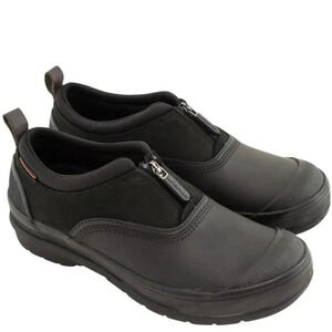 NWOT Clark’s Women’s Muckers Trail Waterproof Shoe